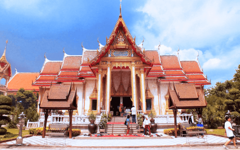 Ghé Phuket, đừng quên check in đền Wat Chalong nổi tiếng